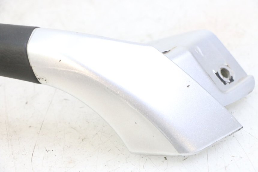 photo de PUNHO TRASEIRO ESQUERDO PIAGGIO MP3 LT 300 (2010 - 2016) - Zoom do estado de desgaste