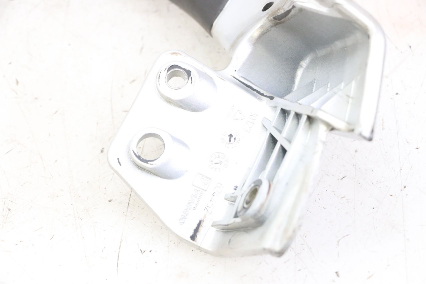 photo de PUNHO TRASEIRO ESQUERDO PIAGGIO MP3 LT 300 (2010 - 2016) - Vista geral