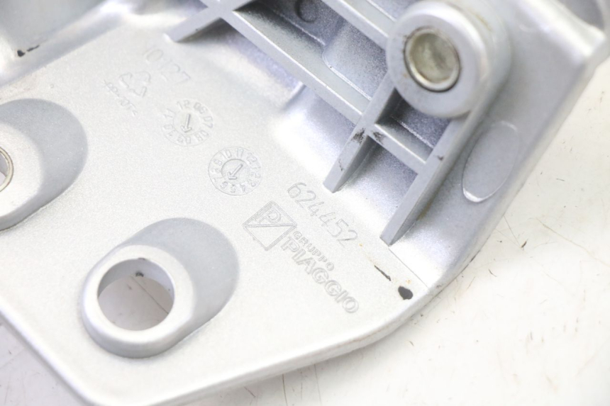 photo de PUNHO TRASEIRO ESQUERDO PIAGGIO MP3 RL 250 (2006 - 2010) - Estado da superfície