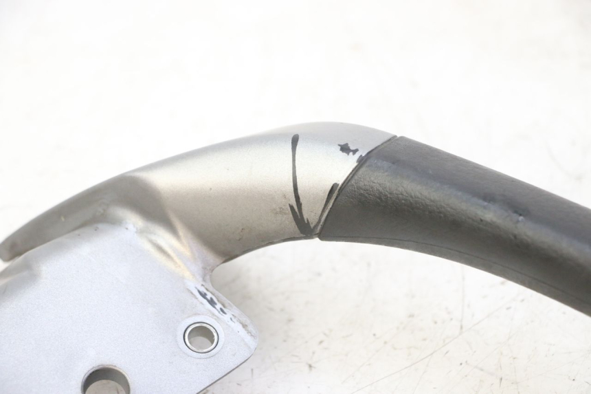 photo de PUNHO TRASEIRO ESQUERDO PIAGGIO MP3 125 (2006 - 2014) - Pontos de fixação