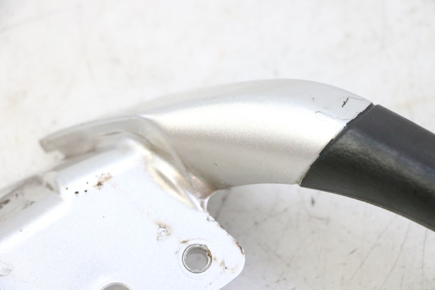 photo de PUNHO TRASEIRO ESQUERDO PIAGGIO MP3 RL 250 (2006 - 2010) - Outro ângulo de visão