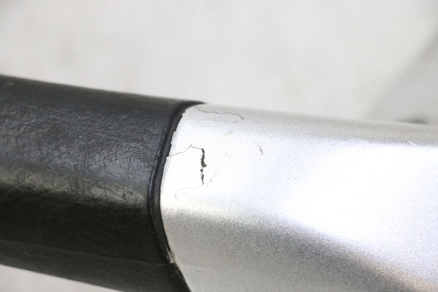 photo de PUNHO TRASEIRO ESQUERDO PIAGGIO MP3 RL 250 (2006 - 2010) - Ampliação técnica