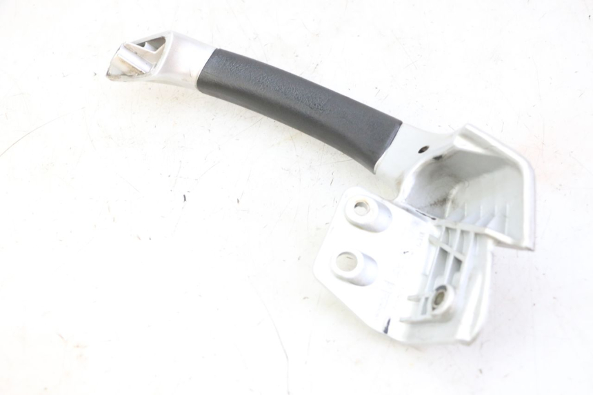 photo de PUNHO TRASEIRO ESQUERDO PIAGGIO MP3 RL 250 (2006 - 2010) - Pontos de fixação