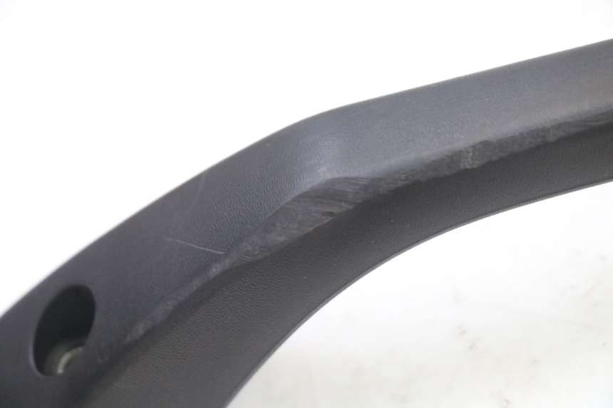 photo de PUNHO TRASEIRO ESQUERDO GILERA RUNNER SP 50 (2006 - 2008) - Detalhe da peça