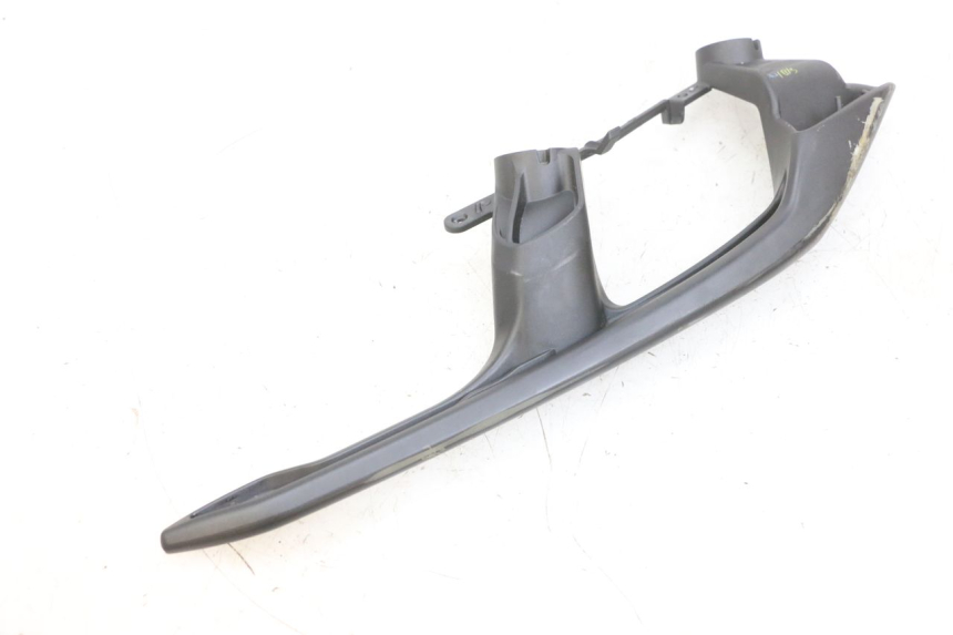 photo de PUNHO TRASEIRO ESQUERDO YAMAHA TRICITY 300 (2020 - 2024) - Pontos de fixação