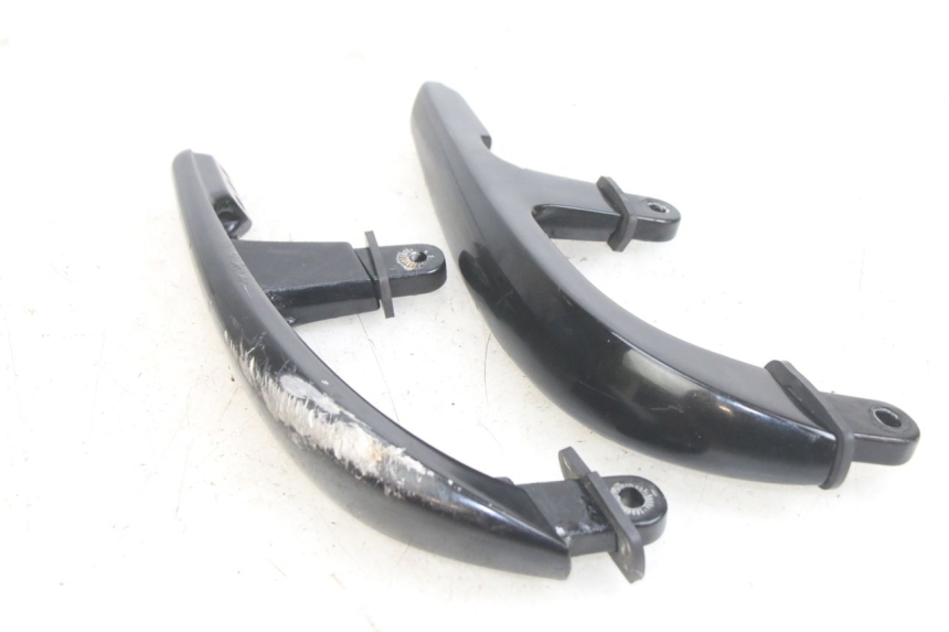 photo de PUNHO TRASEIRO ESQUERDO YAMAHA X-MAX XMAX 250 (2006 - 2009) - Zoom do estado de desgaste