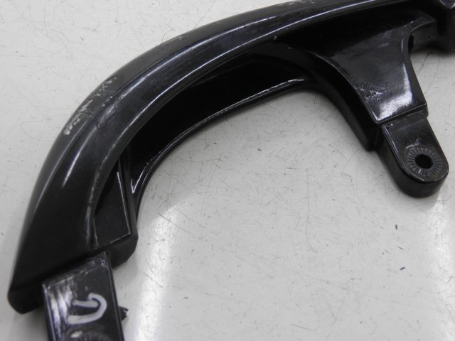 photo de PUNHO TRASEIRO ESQUERDO YAMAHA XMAX X-MAX 125 (2006 - 2009) - Pontos de fixação