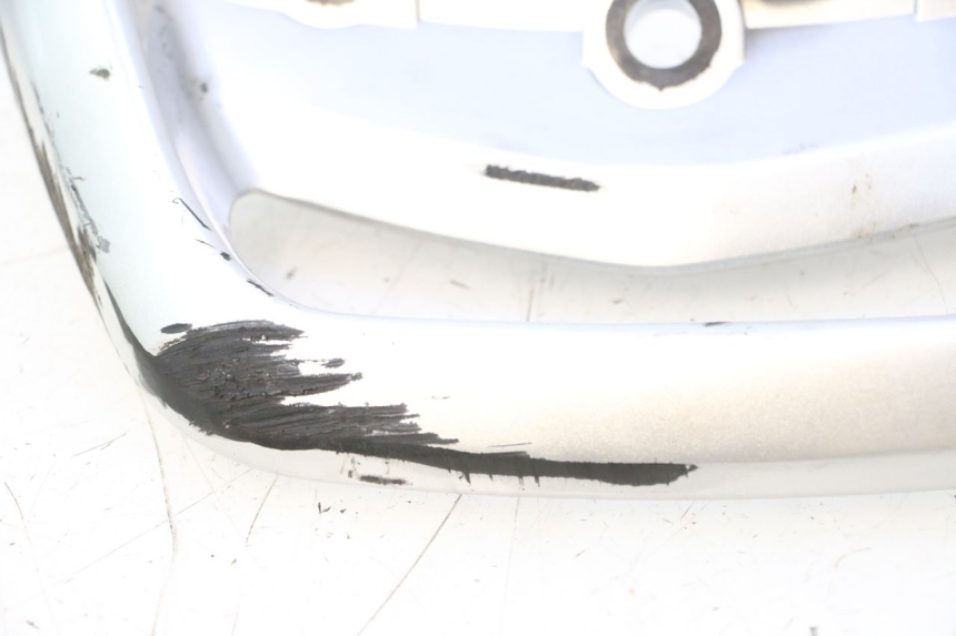 photo de ALÇA TRASEIRA SUZUKI GSR 600 (2005 - 2012) - Estado da superfície