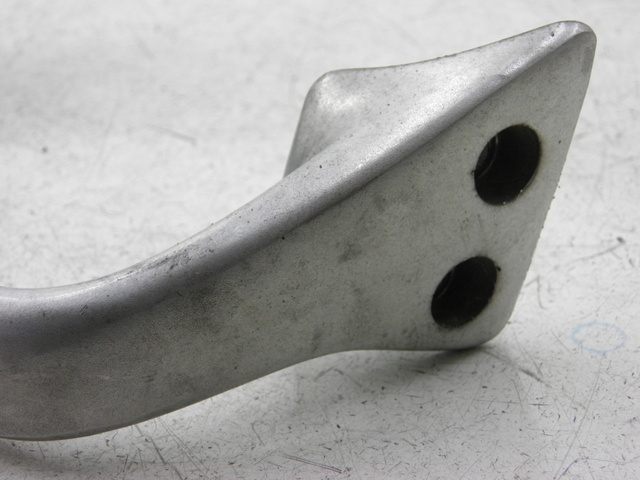 photo de ALÇA TRASEIRA HONDA CB SEVEN FITTY 750 (1992 - 2003) - Detalhe da peça