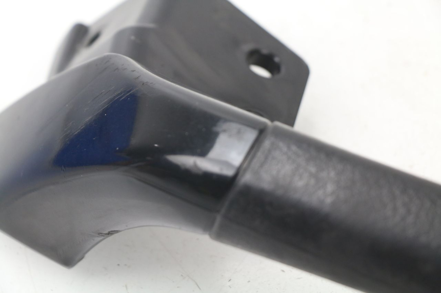 photo de ALÇA TRASEIRA PIAGGIO MP3 LT 400 (2007 - 2012) - Detalhe da peça