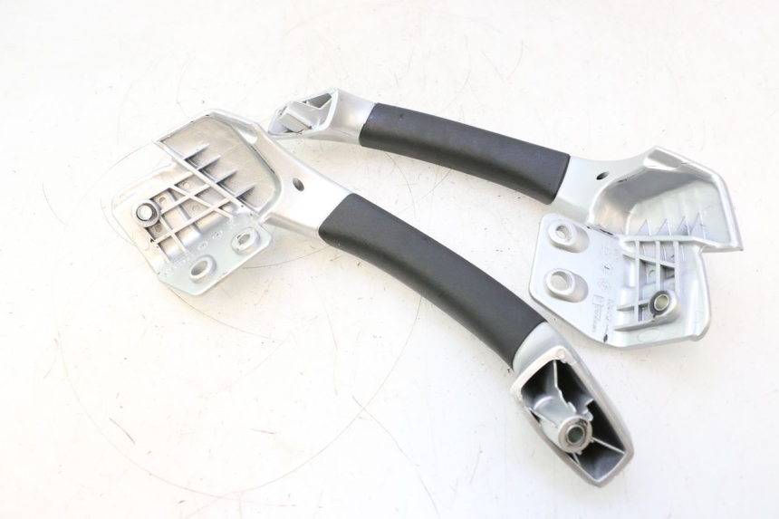 photo de ALÇA TRASEIRA PIAGGIO MP3 LT 300 (2010 - 2016) - Detalhe da peça