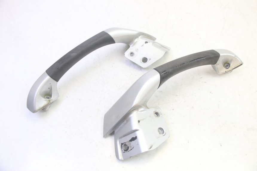 photo de ALÇA TRASEIRA PIAGGIO MP3 RL 250 (2006 - 2010) - Zoom do estado de desgaste