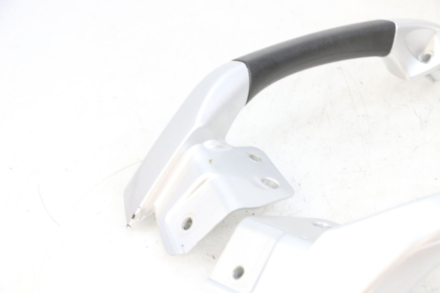 photo de ALÇA TRASEIRA PIAGGIO MP3 RL 250 (2006 - 2010) - Marcações e referências