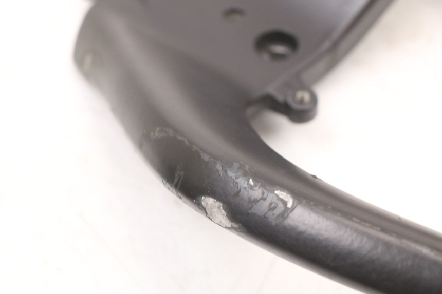 photo de ALÇA TRASEIRA MOTO GUZZI NORGE 8V GT 1200 (2011 - 2016) - Zoom do estado de desgaste