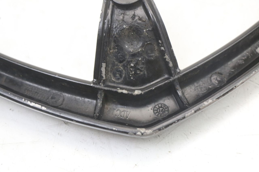 photo de ALÇA TRASEIRA PEUGEOT KISBEE 2T 50 (2010 - 2017) - Detalhes característicos