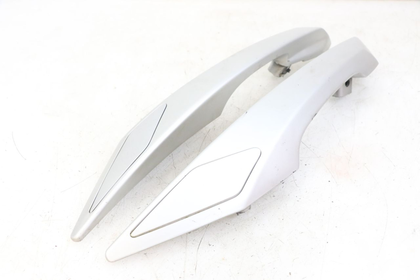 photo de ALÇA TRASEIRA PEUGEOT SATELIS 125 (2010 - 2012) - Detalhe da peça