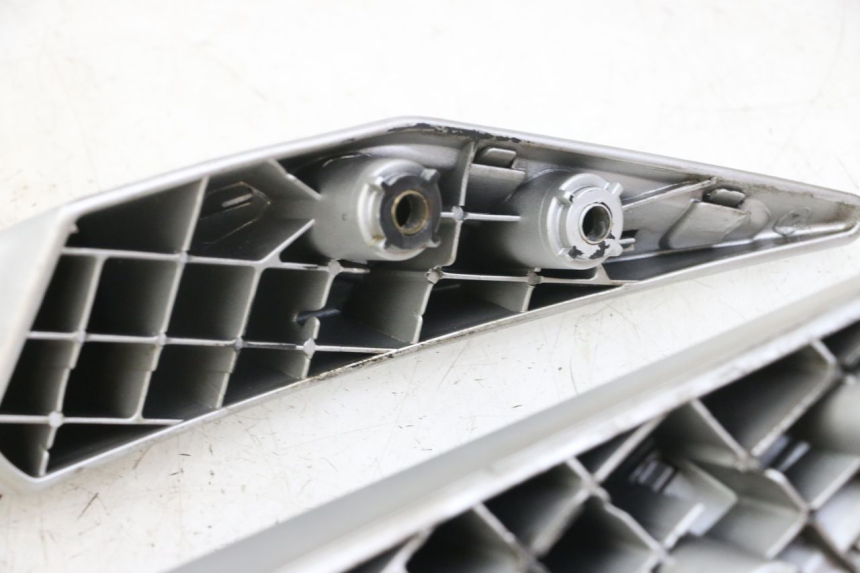 photo de ALÇA TRASEIRA PEUGEOT SATELIS 125 (2010 - 2012) - Ampliação técnica