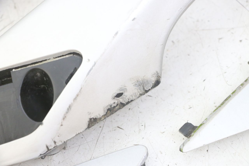 photo de ALÇA TRASEIRA PEUGEOT SATELIS 125 (2013 - 2018) - Detalhes característicos