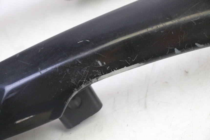 photo de ALÇA TRASEIRA PEUGEOT SATELIS 125 (2013 - 2018) - Detalhe da peça
