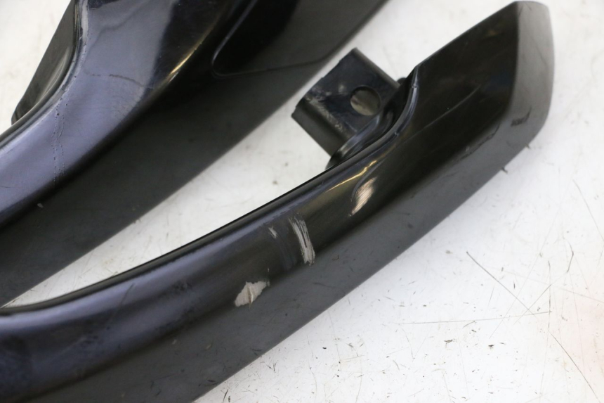 photo de ALÇA TRASEIRA PEUGEOT SATELIS 125 (2010 - 2012) - Outro ângulo de visão
