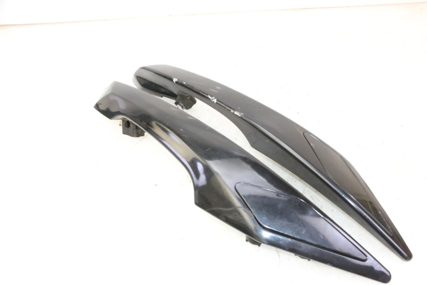 photo de ALÇA TRASEIRA PEUGEOT SATELIS 125 (2013 - 2018) - Pontos de fixação