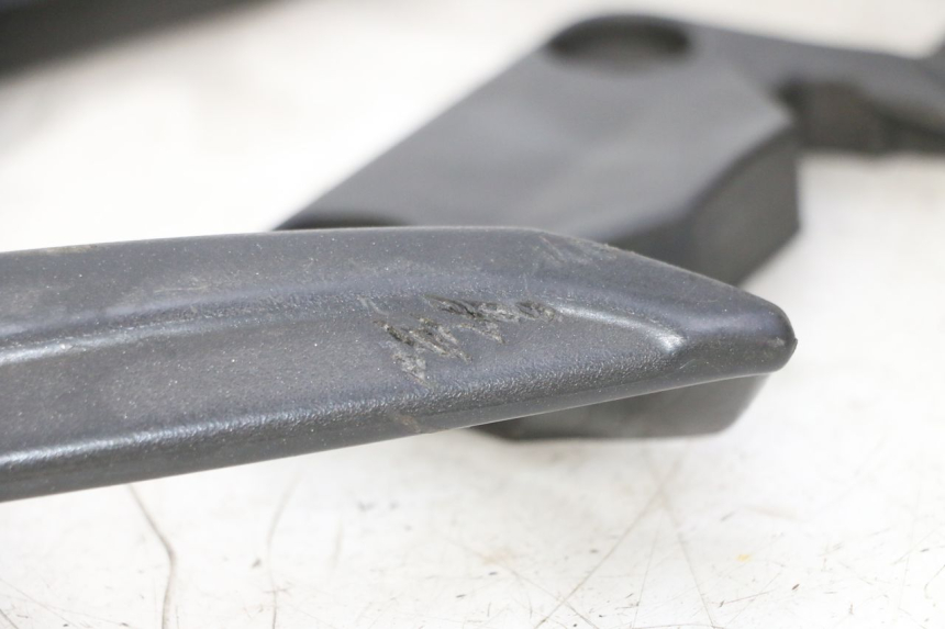photo de ALÇA TRASEIRA APRILIA SR R 2T LC 50 (2018 - 2021) - Outro ângulo de visão