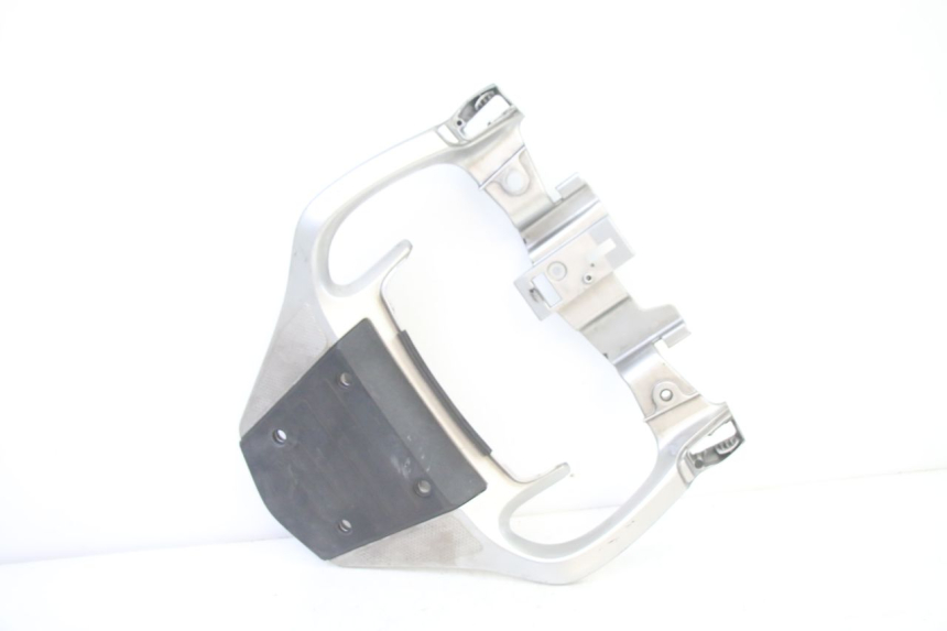 photo de ALÇA TRASEIRA HONDA ST PAN EUROPEAN 1300 (2002 - 2013) - Detalhe da peça