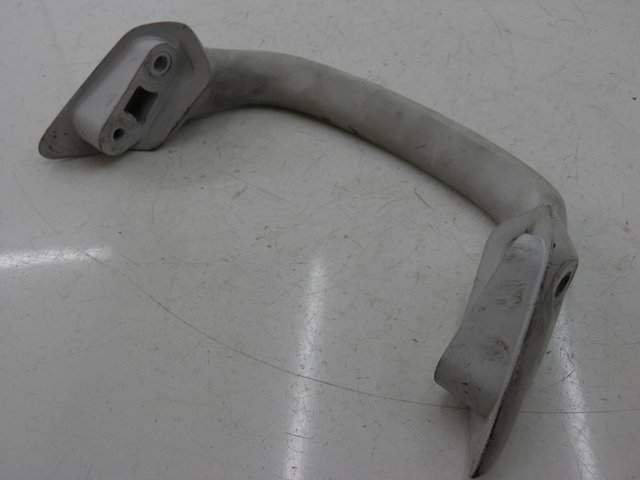 photo de ALÇA TRASEIRA SUZUKI GSF N BANDIT 600 (1996 - 1999) - Detalhe da peça