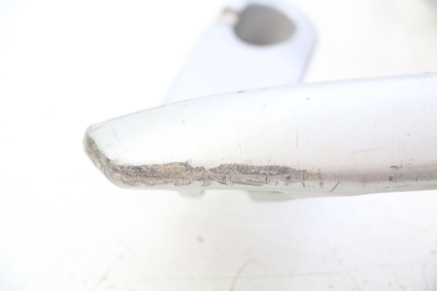 photo de ALÇA TRASEIRA PEUGEOT VIVACITY NEW 2T 50 (2008 - 2017) - Zoom do estado de desgaste