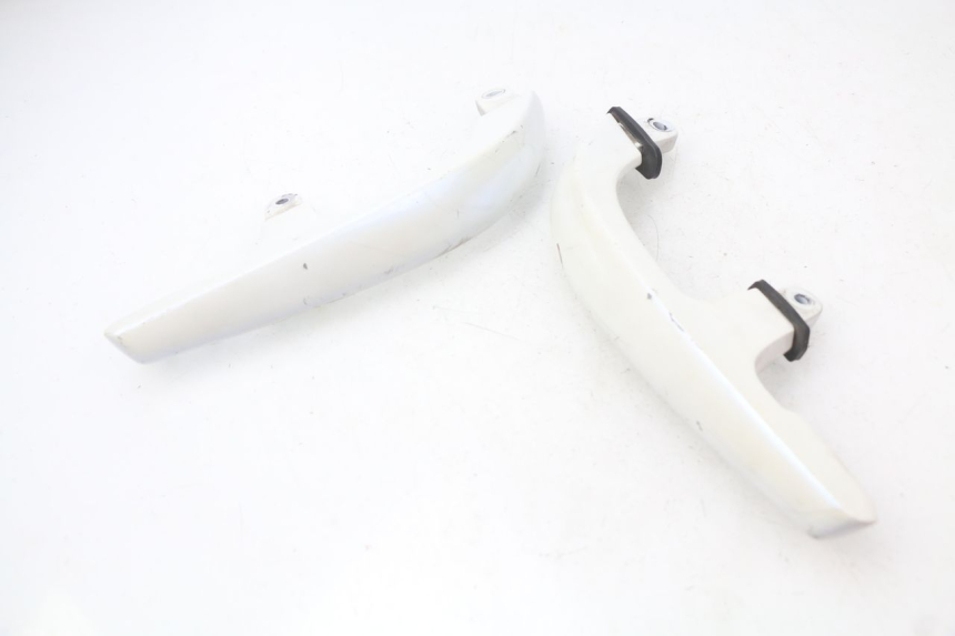 photo de ALÇA TRASEIRA YAMAHA XMAX X-MAX 125 (2006 - 2009) - Detalhe da peça