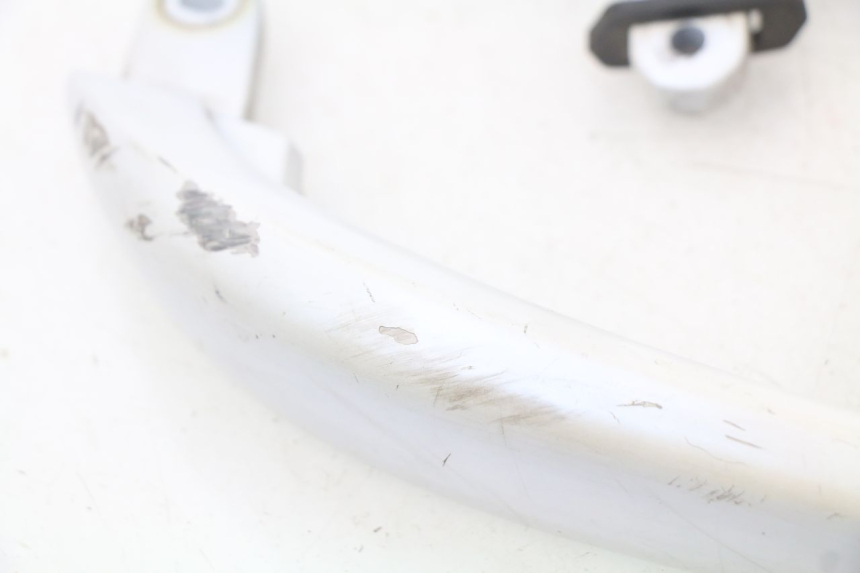 photo de ALÇA TRASEIRA YAMAHA XMAX X-MAX 125 (2006 - 2009) - Outro ângulo de visão