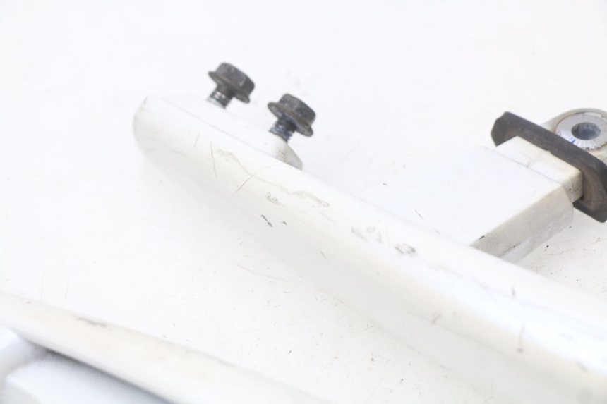 photo de ALÇA TRASEIRA YAMAHA XMAX X-MAX 125 (2006 - 2009) - Pontos de fixação