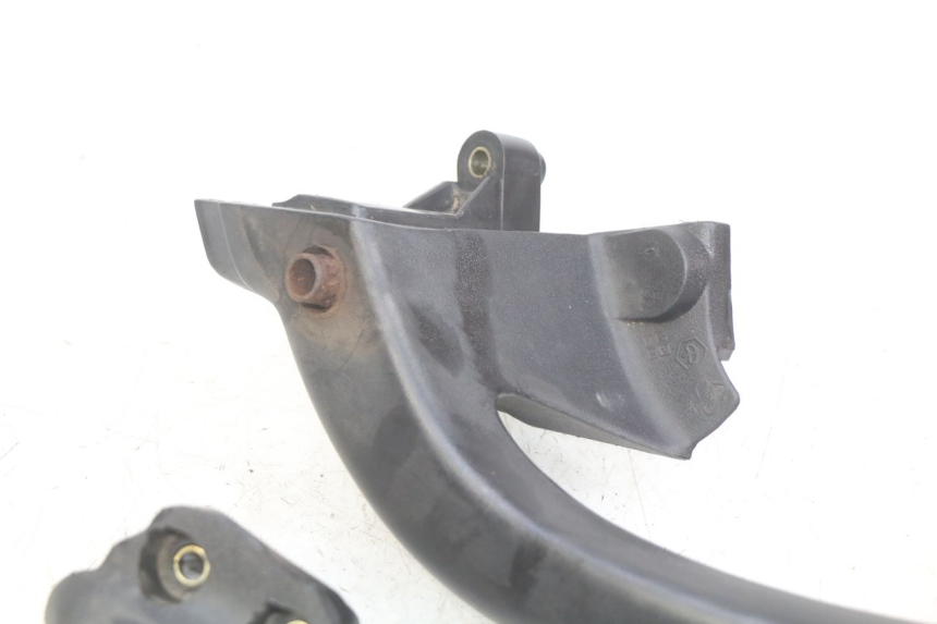 photo de ALÇA TRASEIRA PIAGGIO X9 EVOLUTION 125 (2003 - 2007) - Pontos de fixação