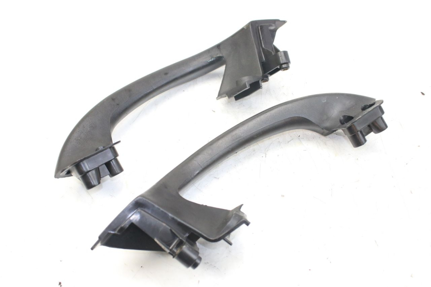 photo de ALÇA TRASEIRA PIAGGIO X9 EVOLUTION 125 (2003 - 2007) - Pontos de fixação