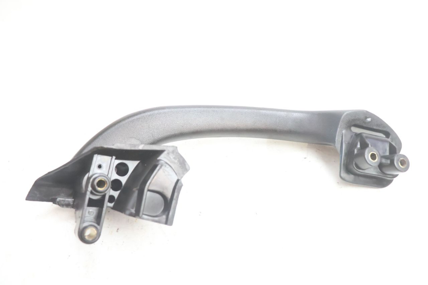 photo de ALÇA TRASEIRA PIAGGIO X9 EVOLUTION 125 (2003 - 2007) - Detalhes característicos