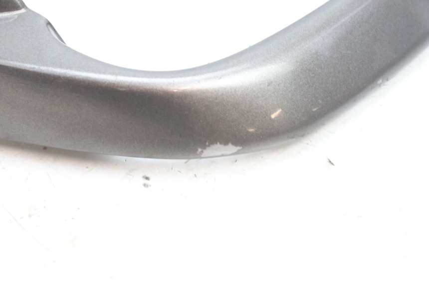 photo de ALÇA TRASEIRA KAWASAKI ZZR 600 (1995 - 2004) - Zoom do estado de desgaste