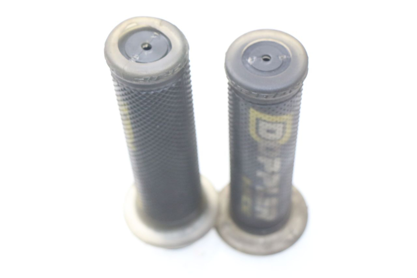 photo de MANETE DO GUIDÃO PEUGEOT LUDIX 50 (2005 - 2007) - Zoom do estado de desgaste