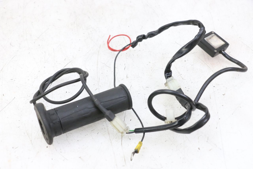 photo de MANETE DO GUIDÃO PIAGGIO MP3 LT 400 (2007 - 2012) - Detalhe da peça