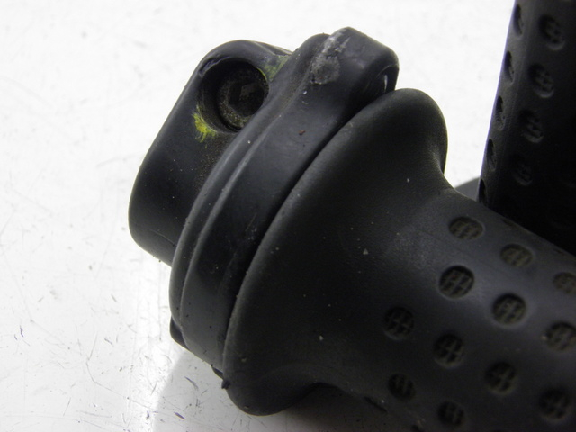 photo de MANETE DO GUIDÃO PIAGGIO MP3 RL 125 (2008 - 2009) - Detalhe da peça