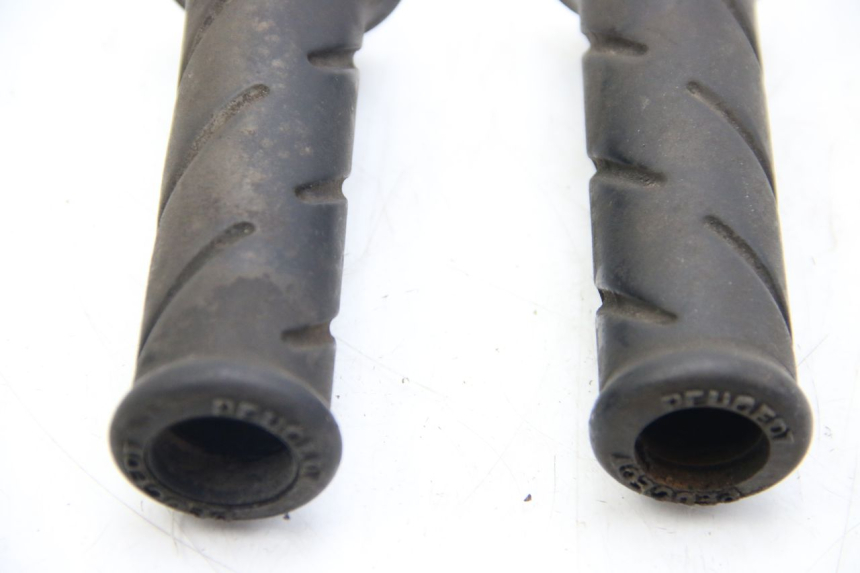 photo de MANETE DO GUIDÃO PEUGEOT SATELIS COMPRESSOR K15 125 (2006 - 2009) - Ampliação técnica