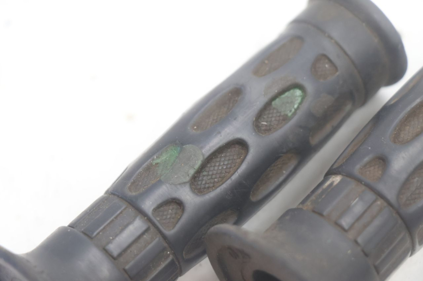 photo de Punho do guidão SMC XROAD 150 - Zoom do estado de desgaste