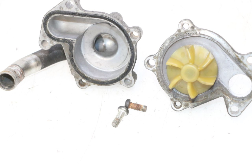 photo de BOMBA DE ÁGUA SUZUKI BURGMAN 125 (2007 - 2014) - Pontos de fixação