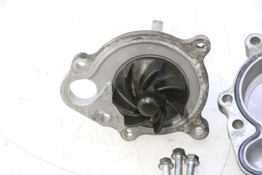 photo de BOMBA DE ÁGUA SUZUKI BURGMAN EXECUTIVE ABS 650 (2006 - 2012) - Estado da superfície
