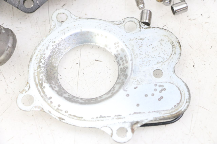 photo de BOMBA DE ÁGUA HONDA CB R 1000 (2018 - 2023) - Pontos de fixação