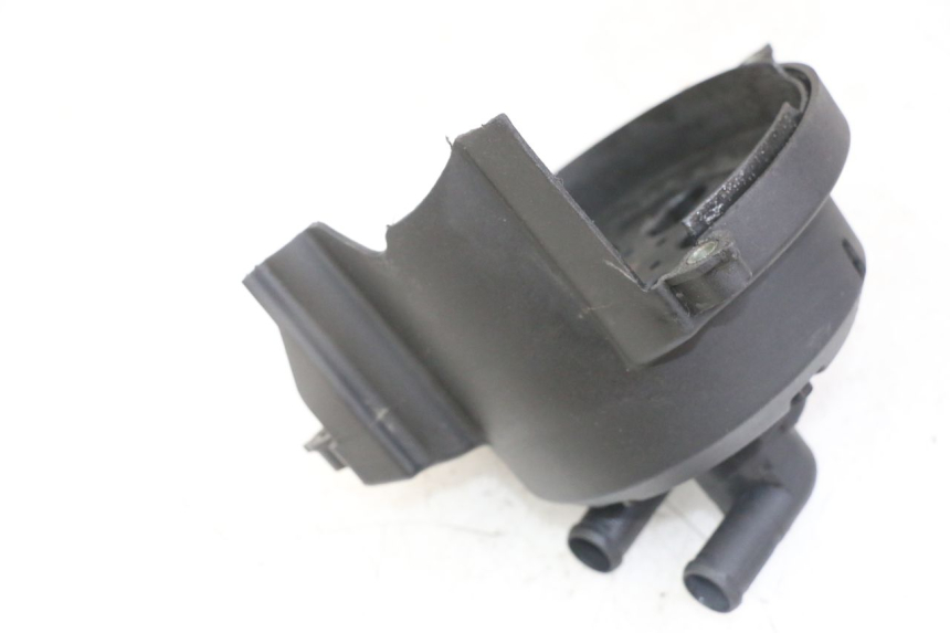 photo de BOMBA DE ÁGUA PEUGEOT JET FORCE CARBU 50 (2003 - 2016) - Zoom do estado de desgaste