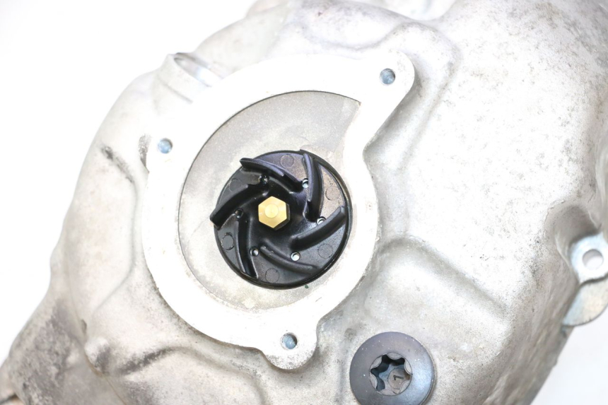 photo de BOMBA DE ÁGUA PIAGGIO MP3 LT 300 (2010 - 2016) - Vista de perto