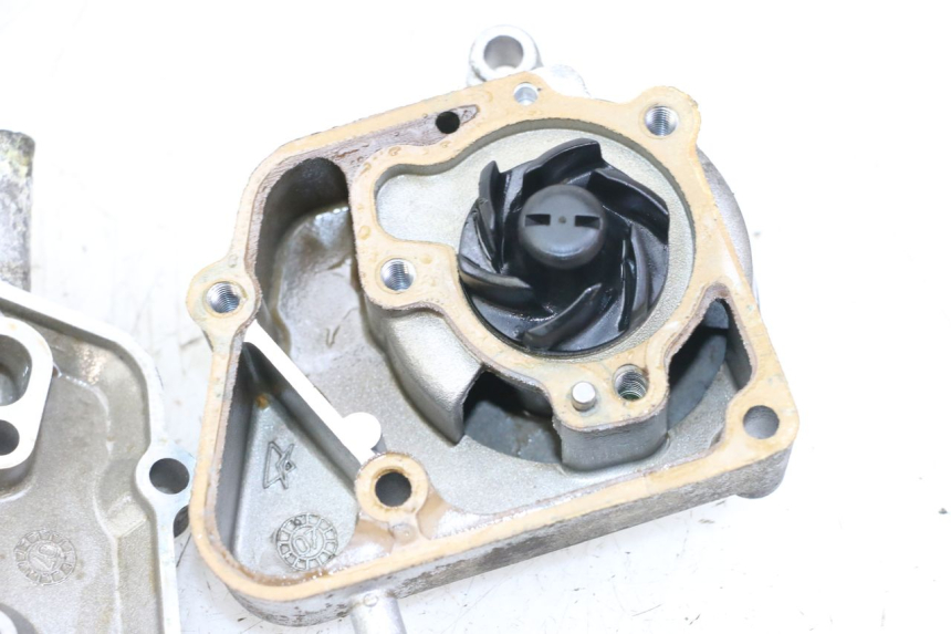 photo de BOMBA DE ÁGUA YAMAHA YP MAJESTY 125 (2007 - 2010) - Pontos de fixação
