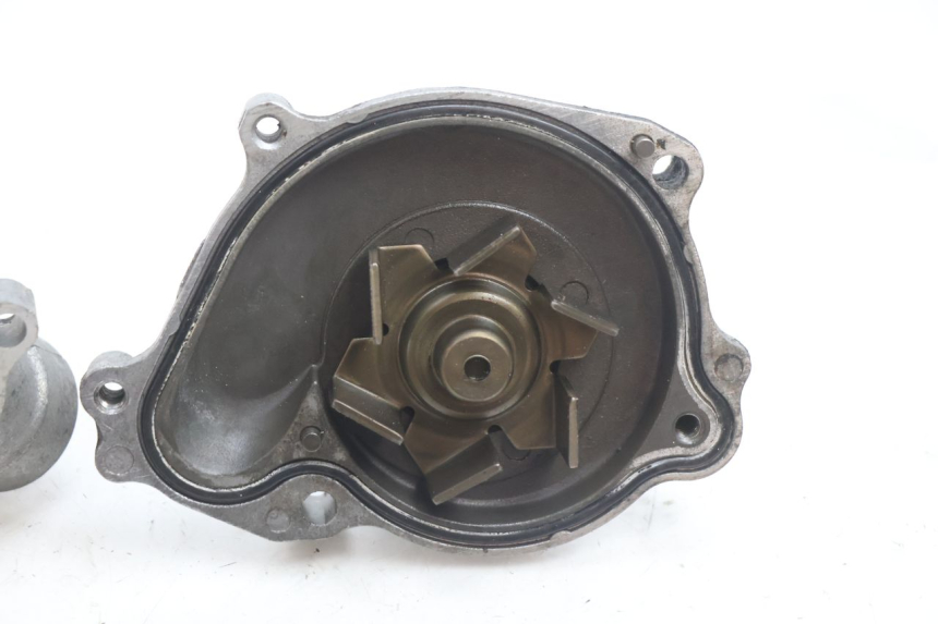 photo de BOMBA DE ÁGUA YAMAHA YZF R GENESIS 750 (1993 - 1998) - Zoom do estado de desgaste
