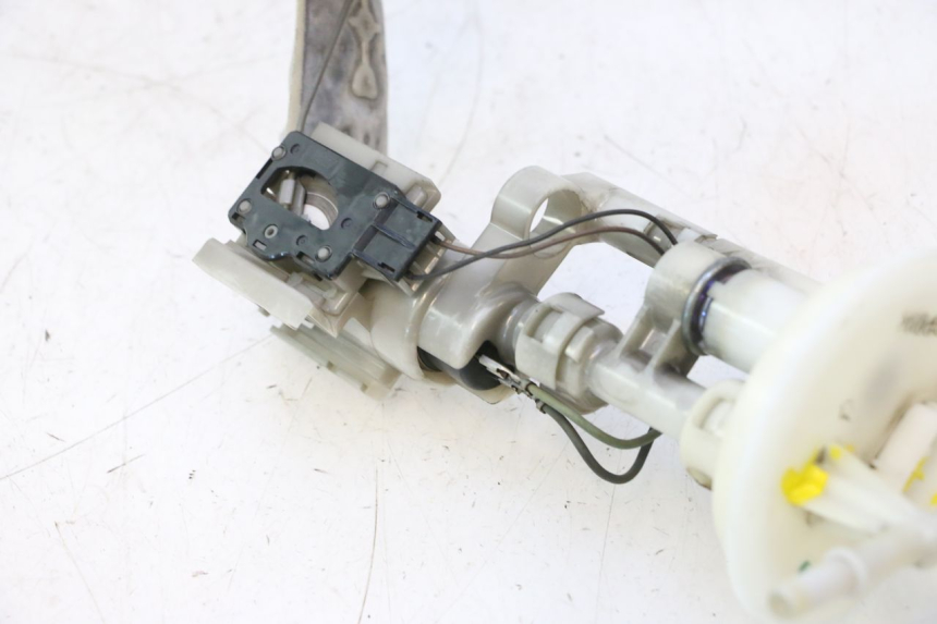 photo de BOMBA DE COMBUSTÍVEL SUZUKI BURGMAN 125 (2007 - 2014) - Outro ângulo de visão