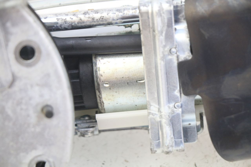 photo de BOMBA DE COMBUSTÍVEL HONDA CB R 1000 (2018 - 2023) - Zoom do estado de desgaste